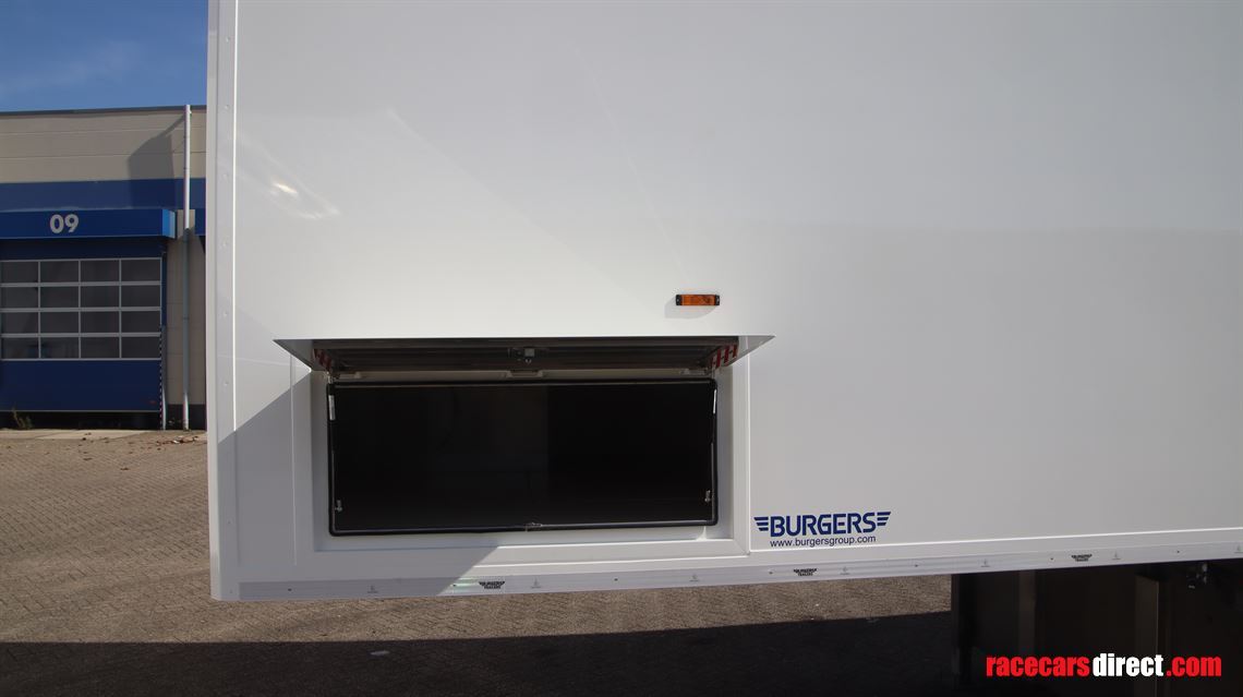 burgers-rebuilt-double-deck-race-trailer