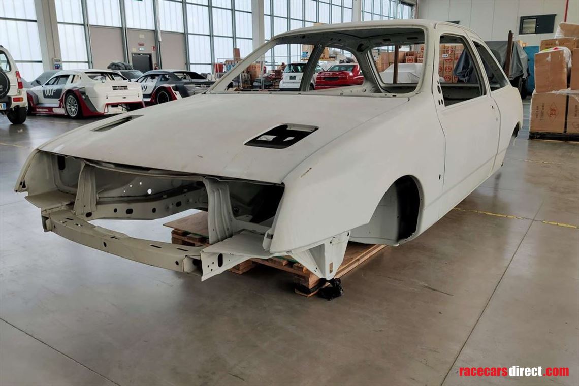 ford-sierra-cosworth-rs-rs500-motorsport-body