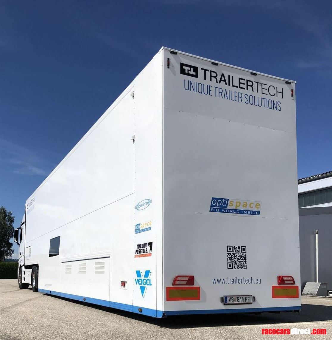 luxury-racetrailer-motorhome