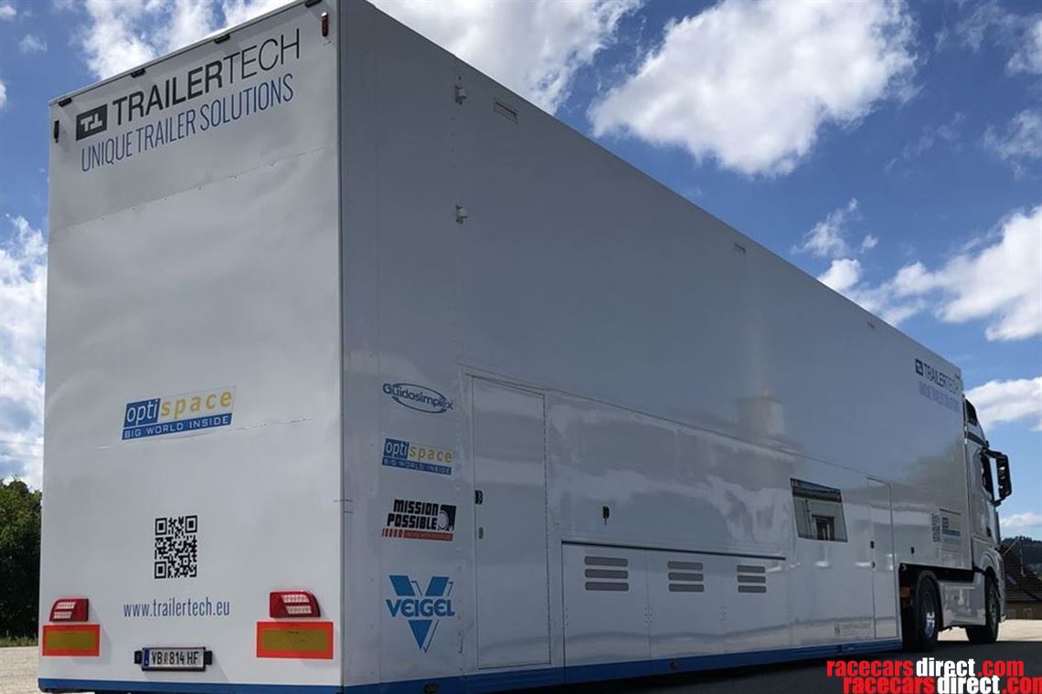 luxury-racetrailer-motorhome