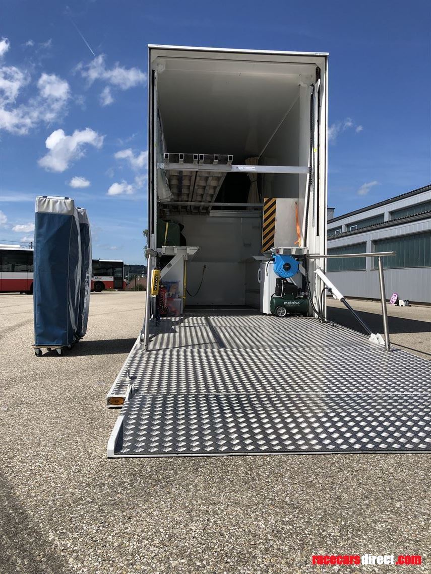 luxury-racetrailer-motorhome