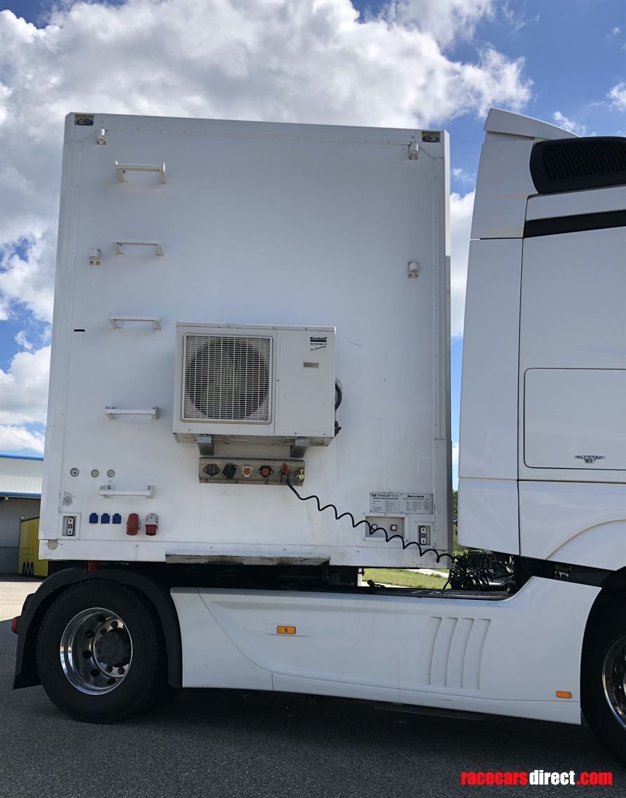 luxury-racetrailer-motorhome