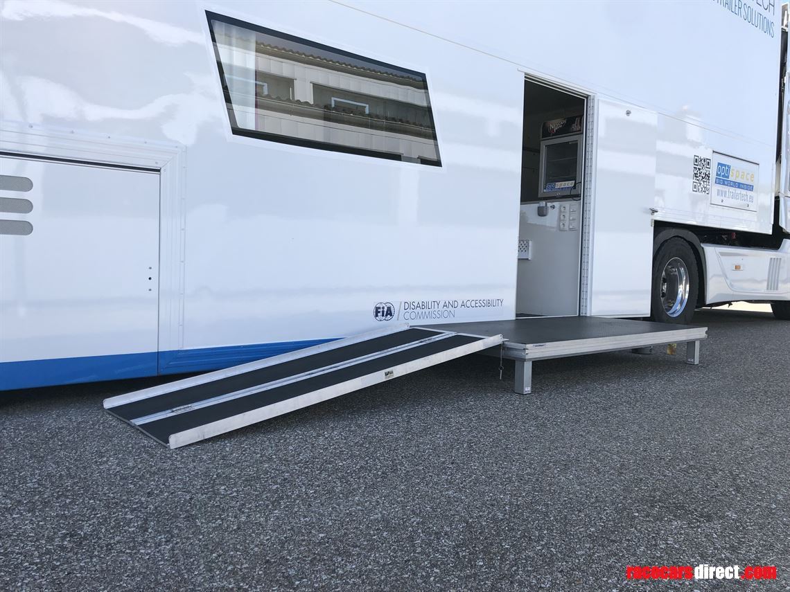 luxury-racetrailer-motorhome