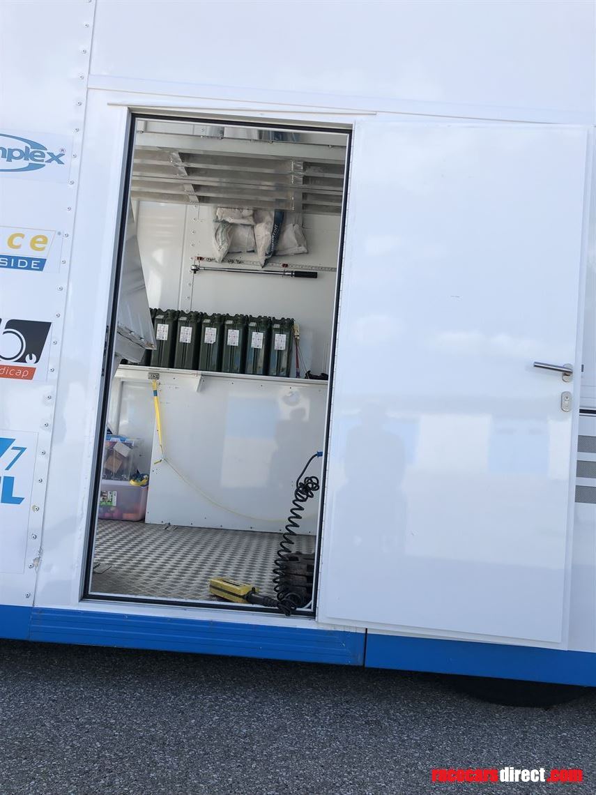 luxury-racetrailer-motorhome