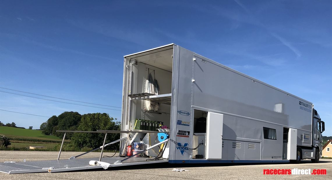 luxury-racetrailer-motorhome