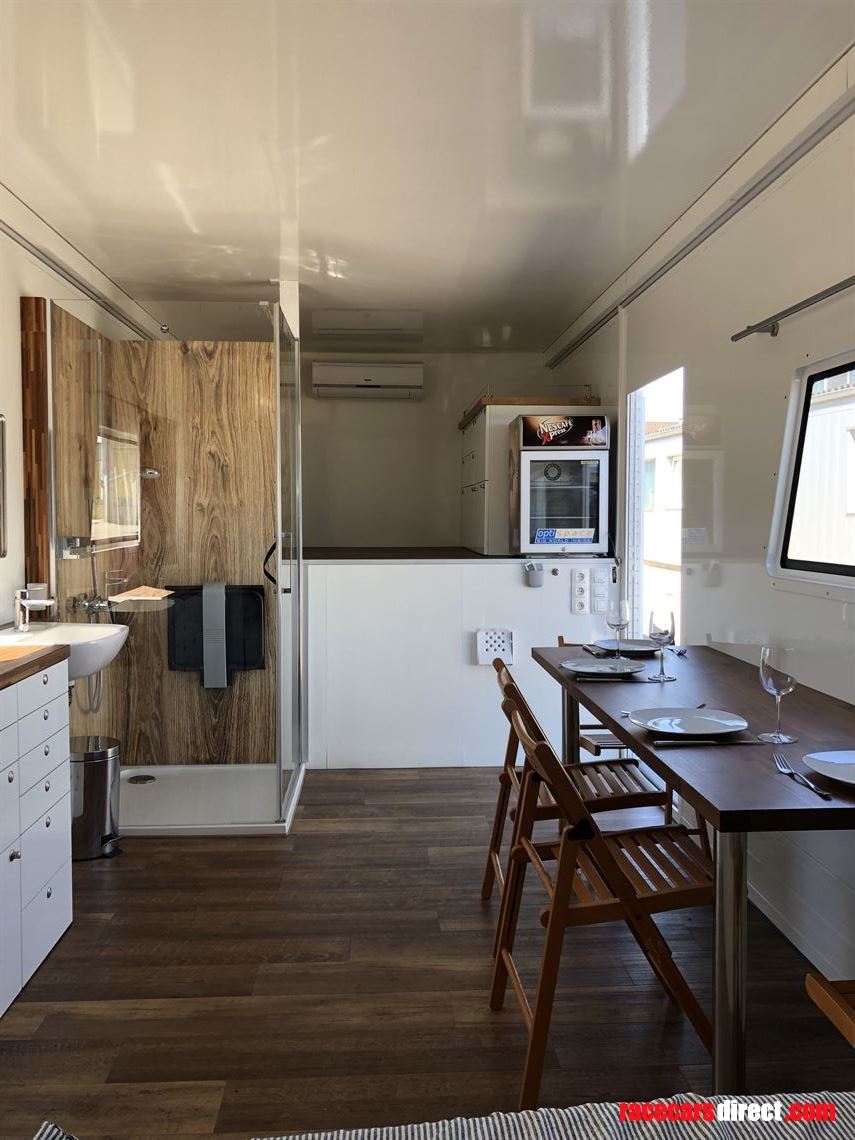 luxury-racetrailer-motorhome