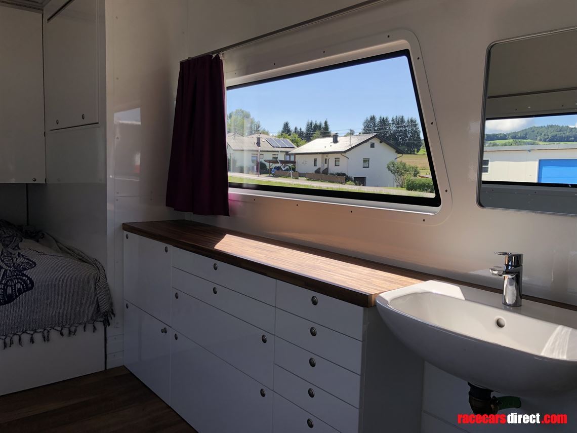 luxury-racetrailer-motorhome