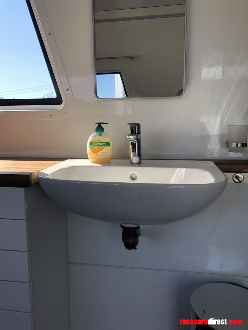 luxury-racetrailer-motorhome