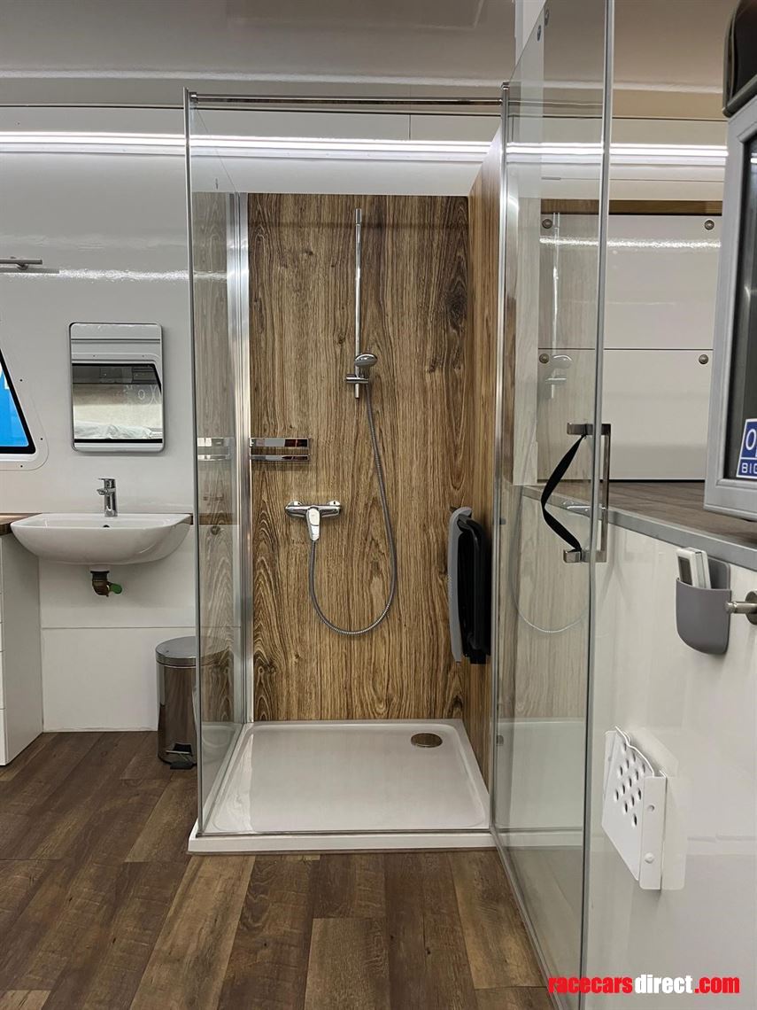 luxury-racetrailer-motorhome