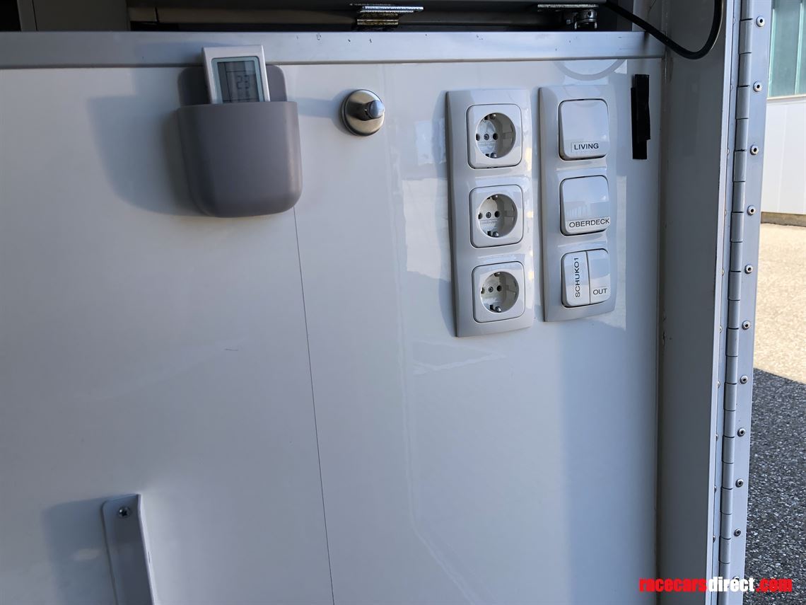 luxury-racetrailer-motorhome