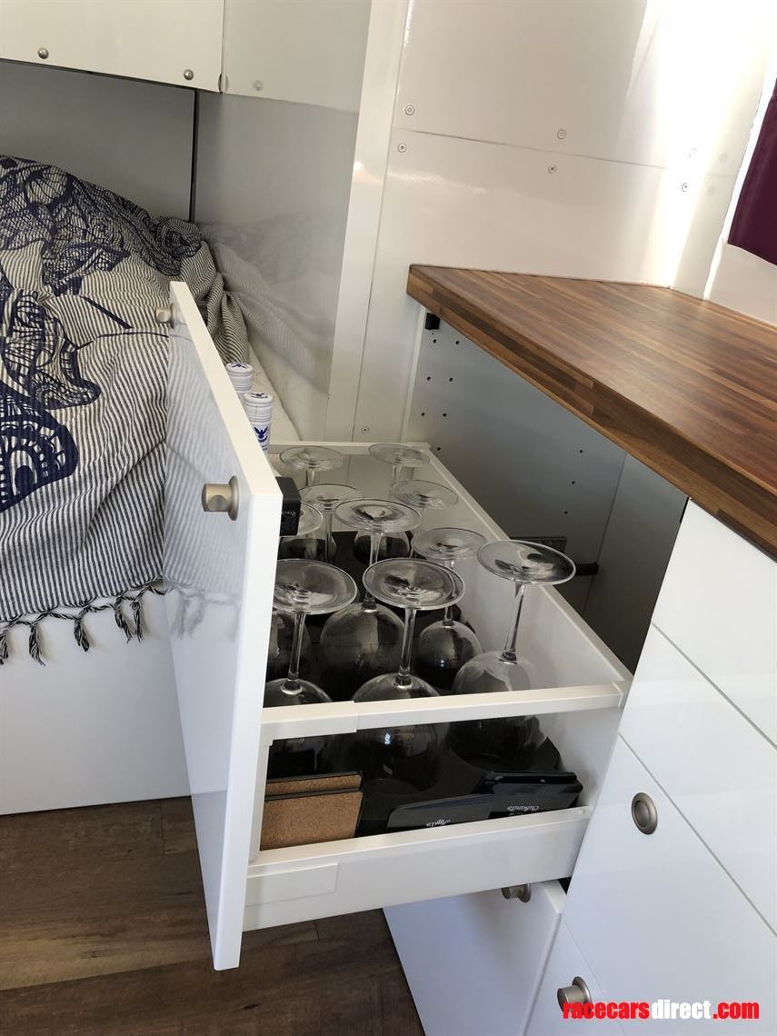 luxury-racetrailer-motorhome