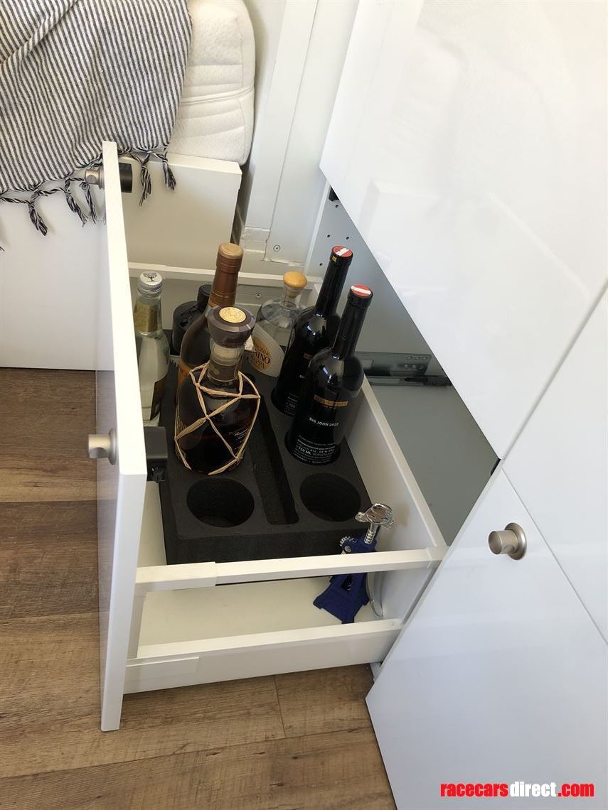 luxury-racetrailer-motorhome