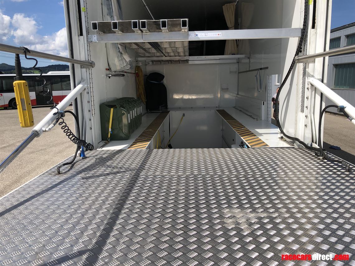 luxury-racetrailer-motorhome