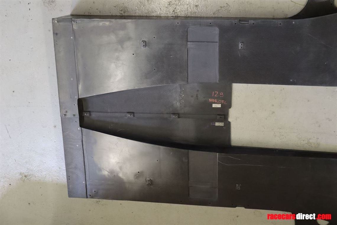 mercedes-benz-dtm-2015-underbody