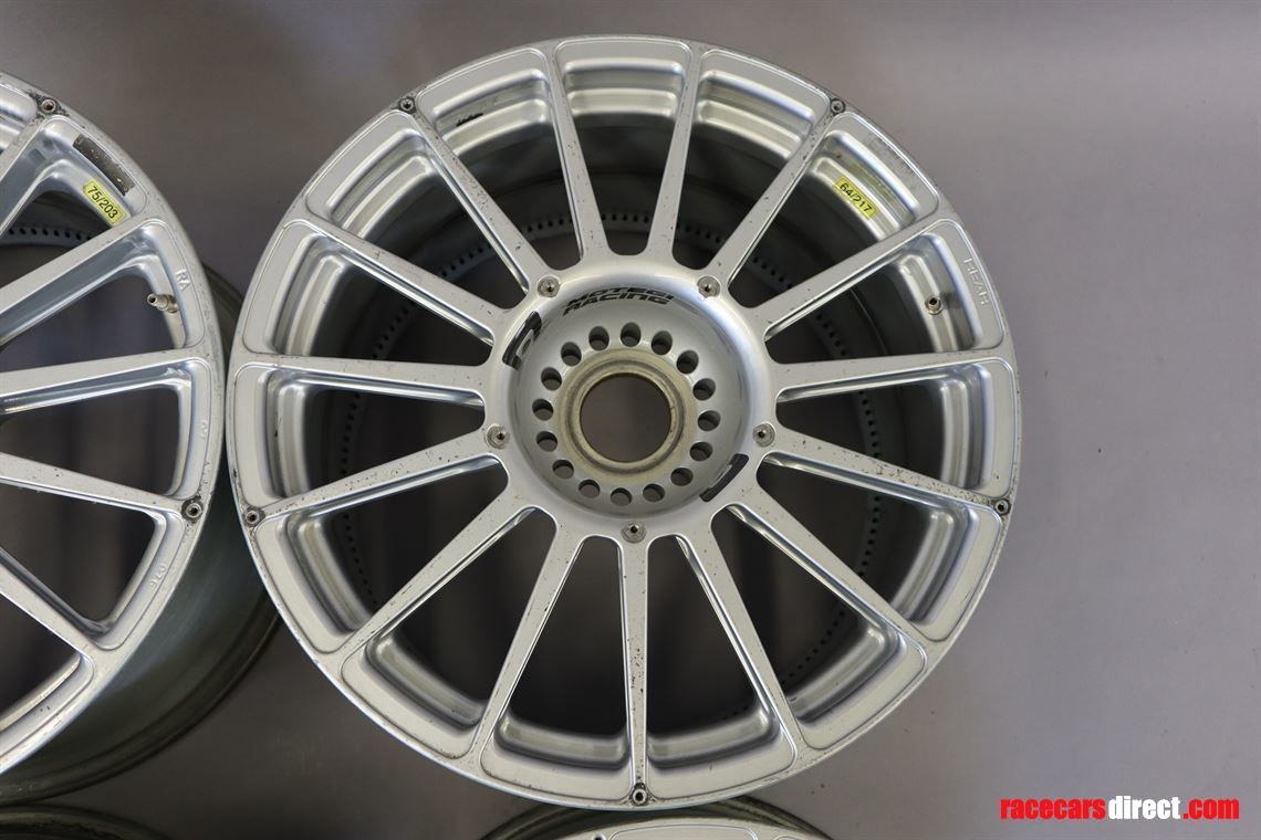 mercedes-benz-dtm-2005-wheels