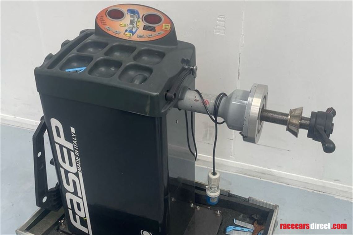 fasep-wheel-balance-machine-in-flight-case