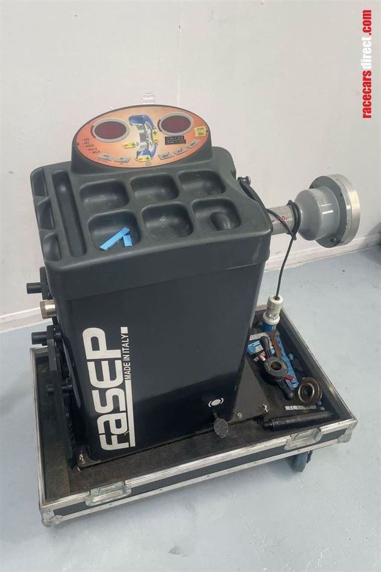 fasep-wheel-balance-machine-in-flight-case