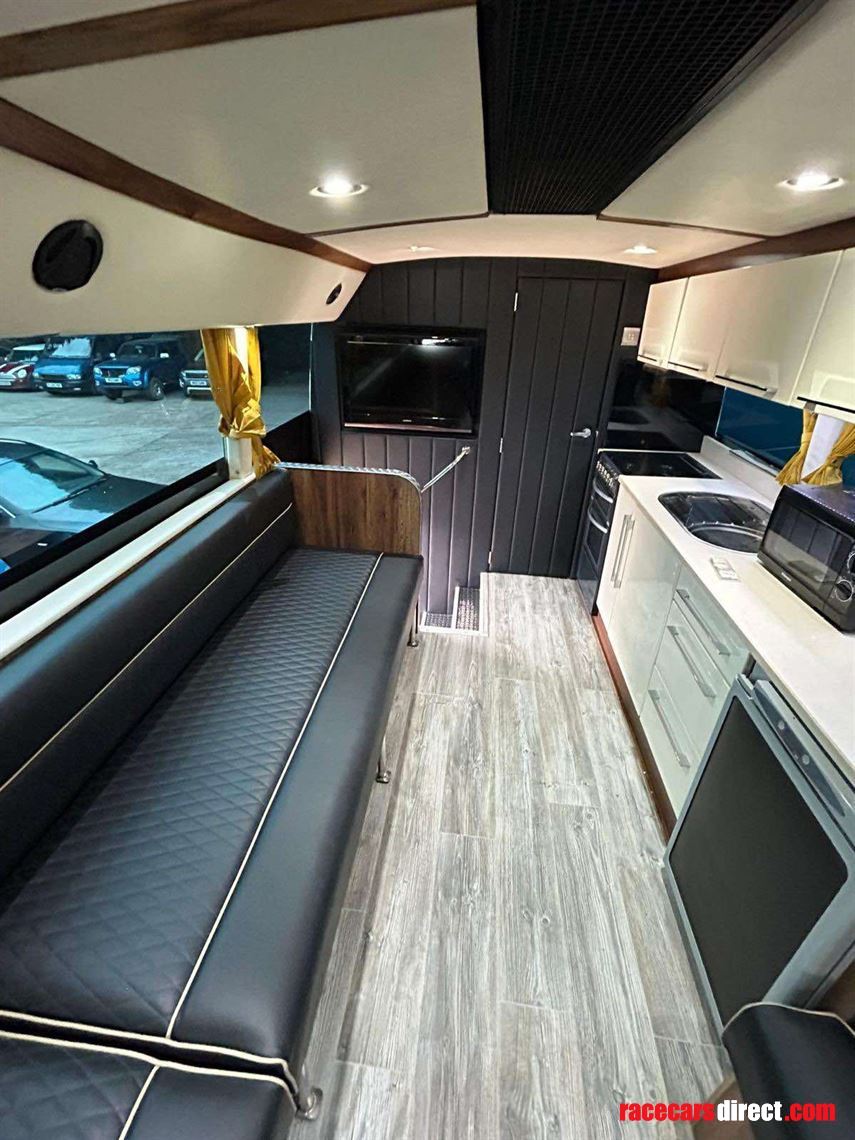 man-race-transporter