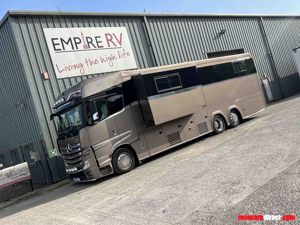 stx-motorhome-with-2-pop-outs-and-garage