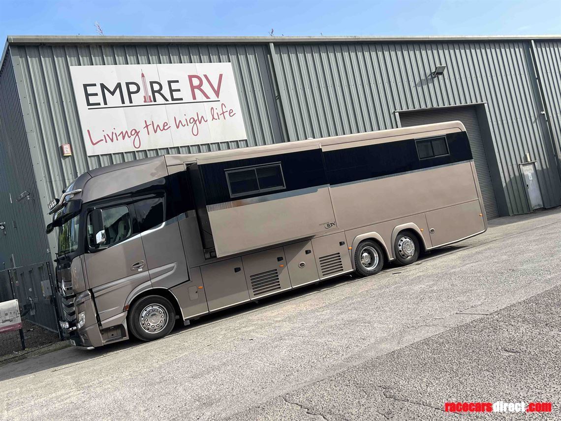 stx-motorhome-with-2-pop-outs-and-garage