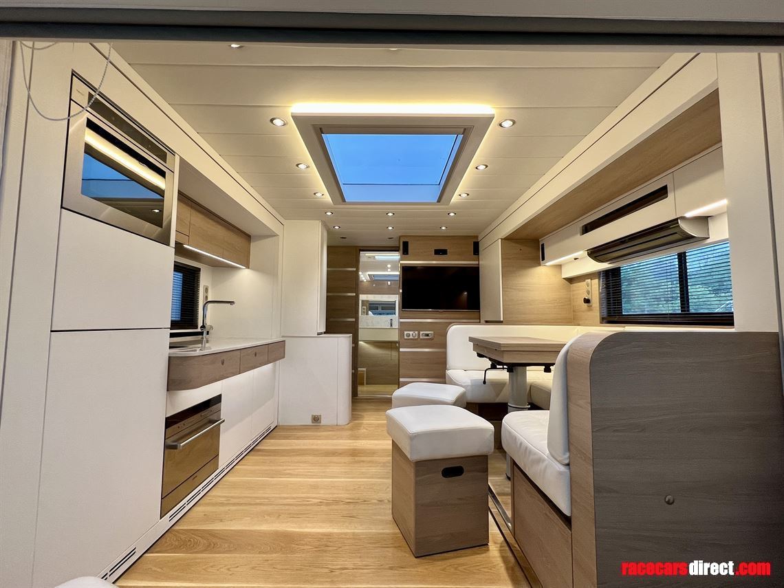 stx-motorhome-with-2-pop-outs-and-garage