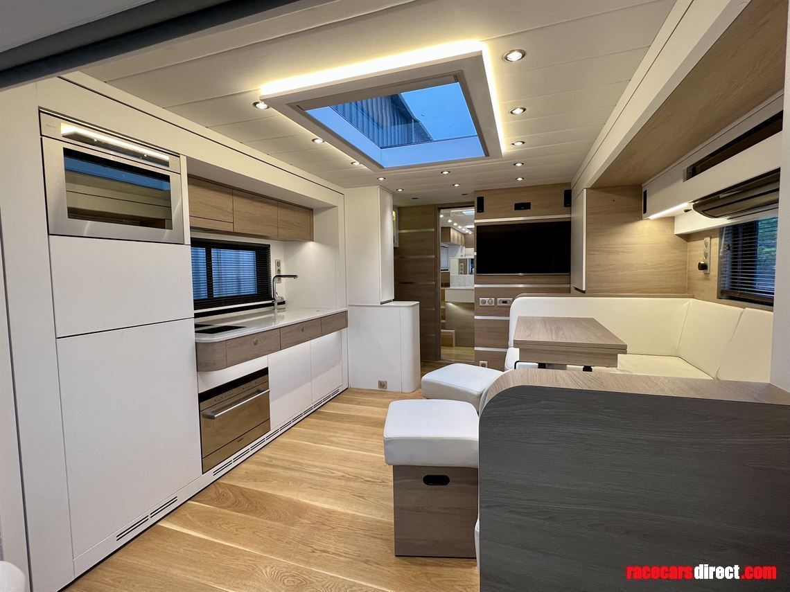 stx-motorhome-with-2-pop-outs-and-garage