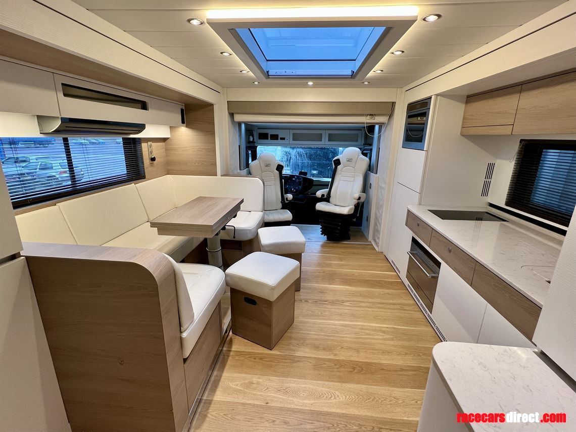 stx-motorhome-with-2-pop-outs-and-garage