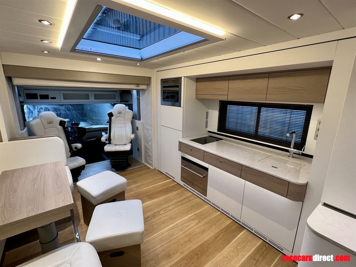 stx-motorhome-with-2-pop-outs-and-garage