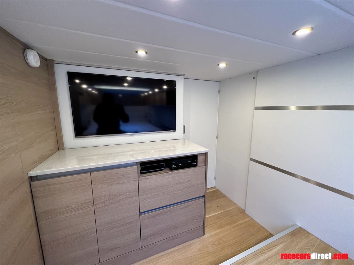 stx-motorhome-with-2-pop-outs-and-garage