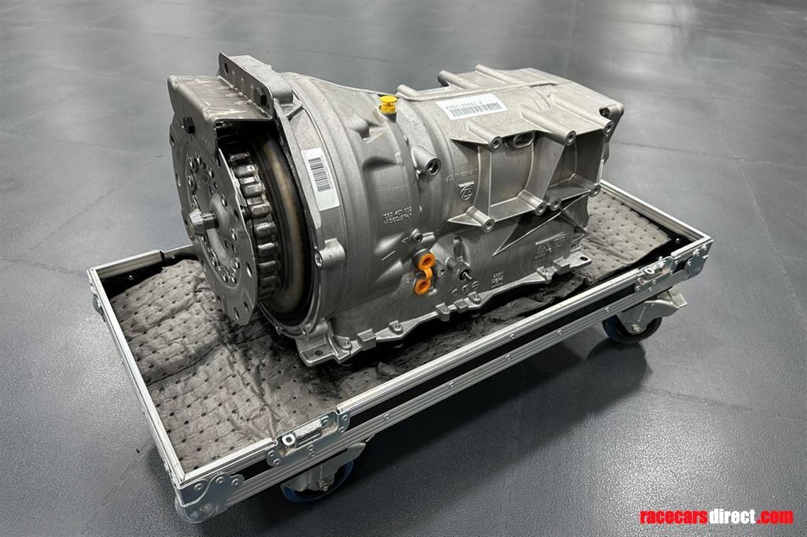 aston-martin-gt4-17a-brand-new-gearbox