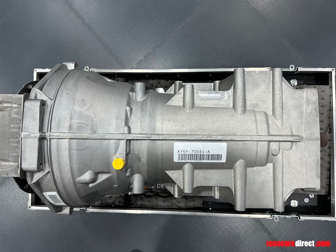 aston-martin-gt4-17a-brand-new-gearbox