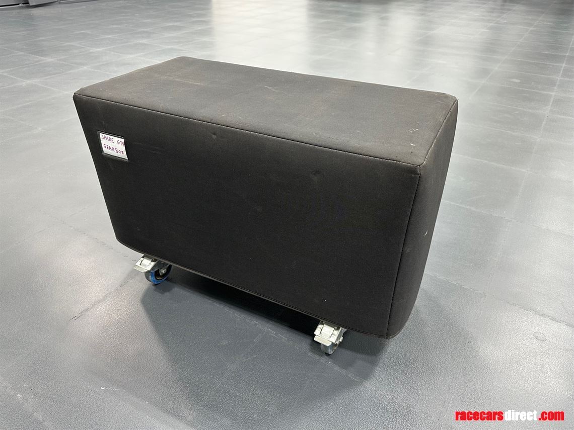 aston-martin-gt4-17a-brand-new-gearbox