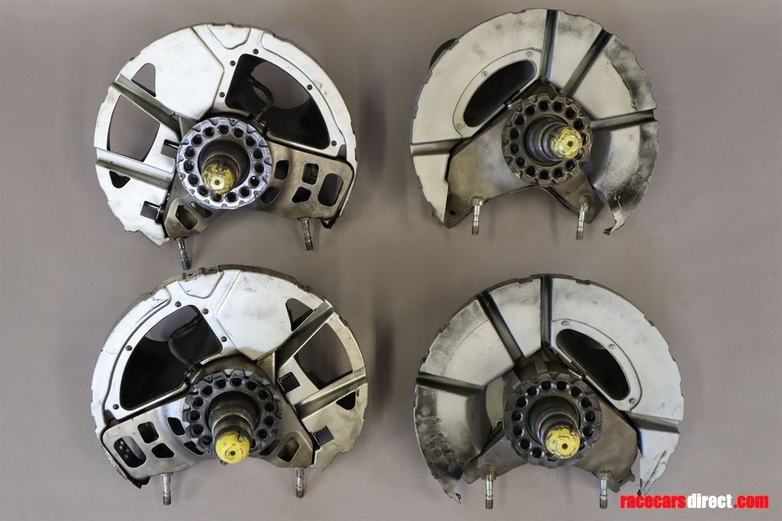 mercedes-benz-dtm-2014-2016-uprights-with-air