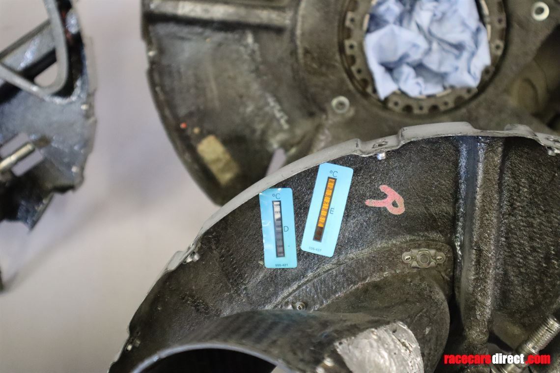 mercedes-benz-dtm-2014-2016-uprights-with-air