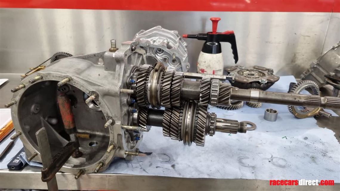 porsche-924-gtr-works-1-of-17-huge-spare-part