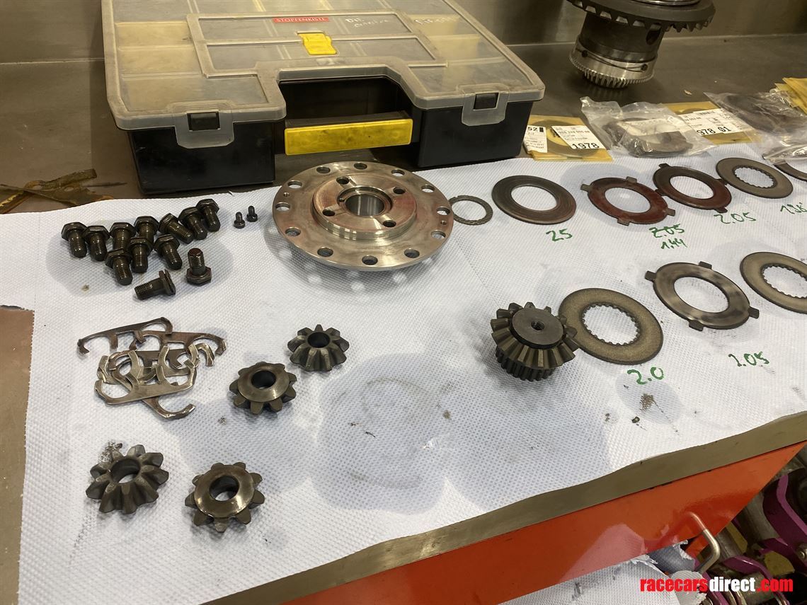 porsche-924-gtr-works-1-of-17-huge-spare-part