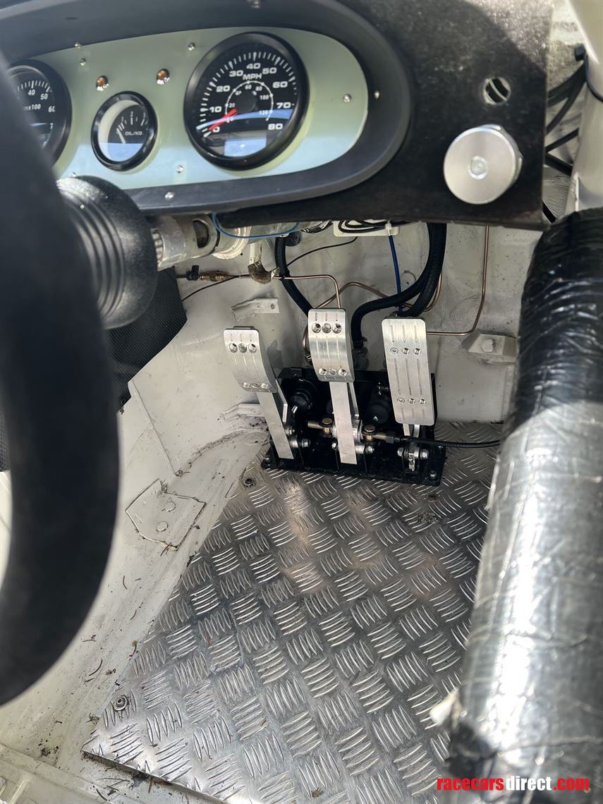 porsche-944-s2-race-car