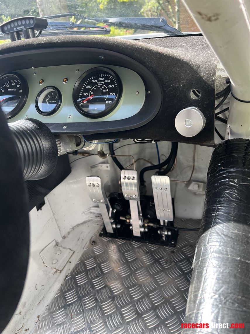 porsche-944-s2-race-car