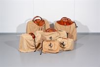 ferrari-testarossa-luggage-set