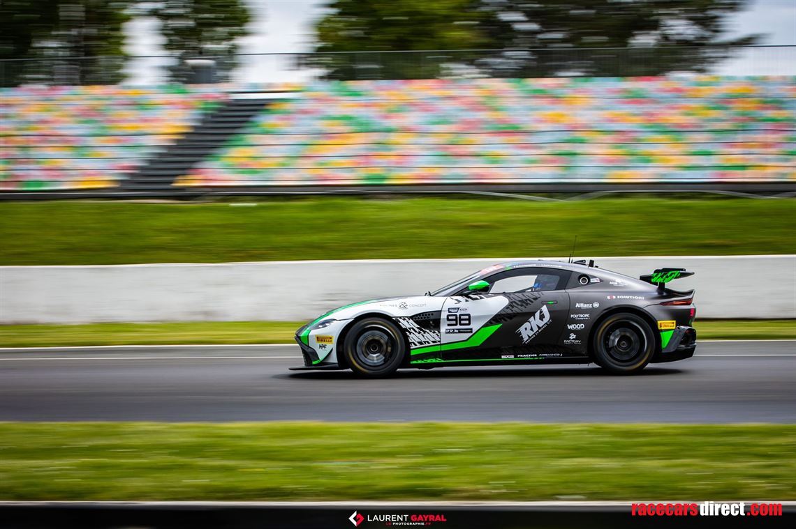 aston-martin-vantage-gt4