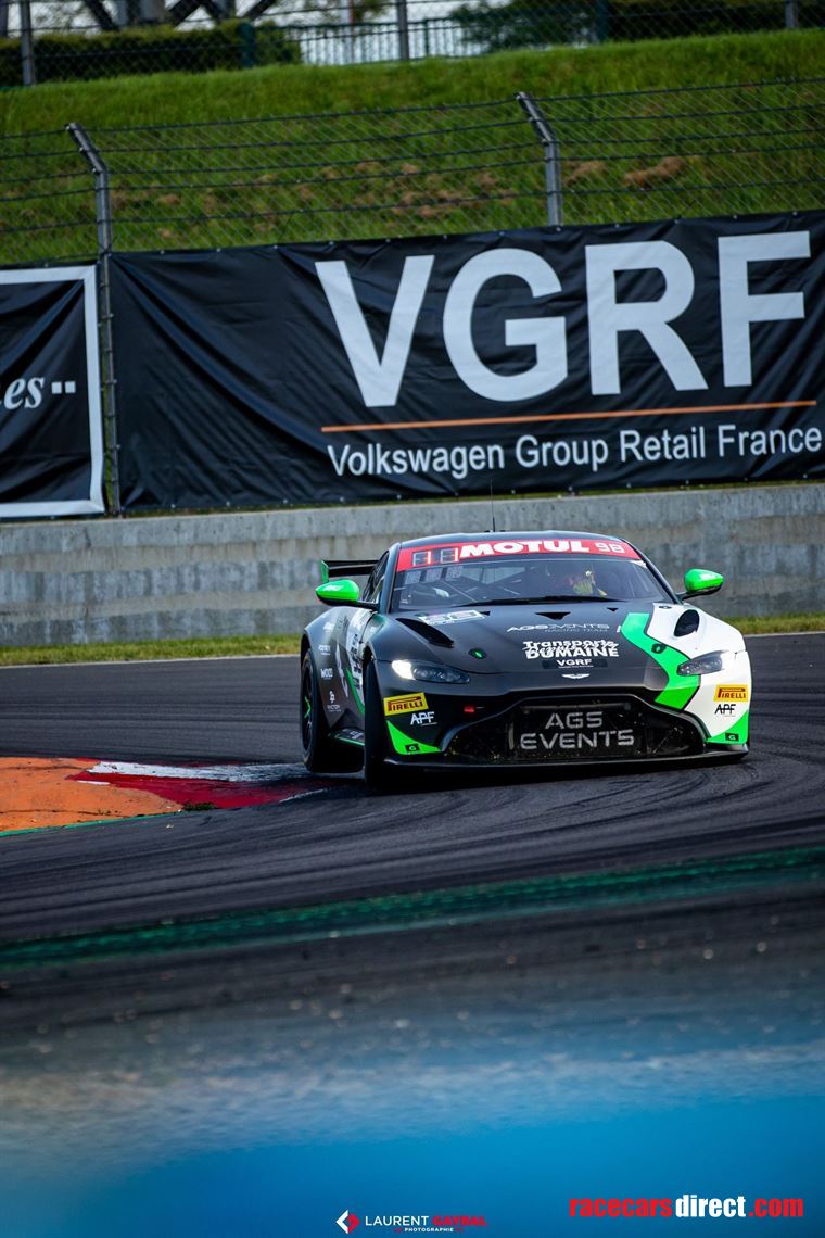 aston-martin-vantage-gt4