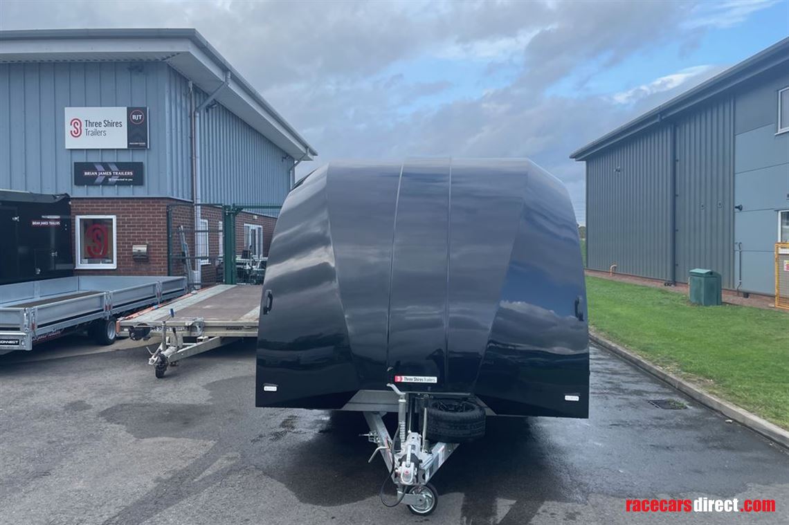 brian-james-rt6-in-black-6m-x-235m-with-a-gre