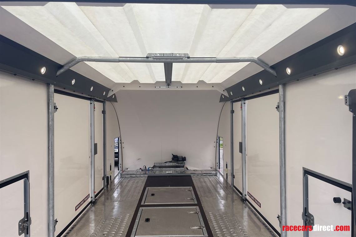 brian-james-rt6-in-black-6m-x-235m-with-a-gre