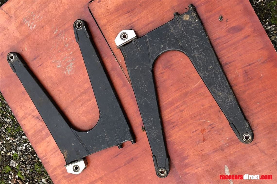 lola-t950-pair-lower-rear-wishbones