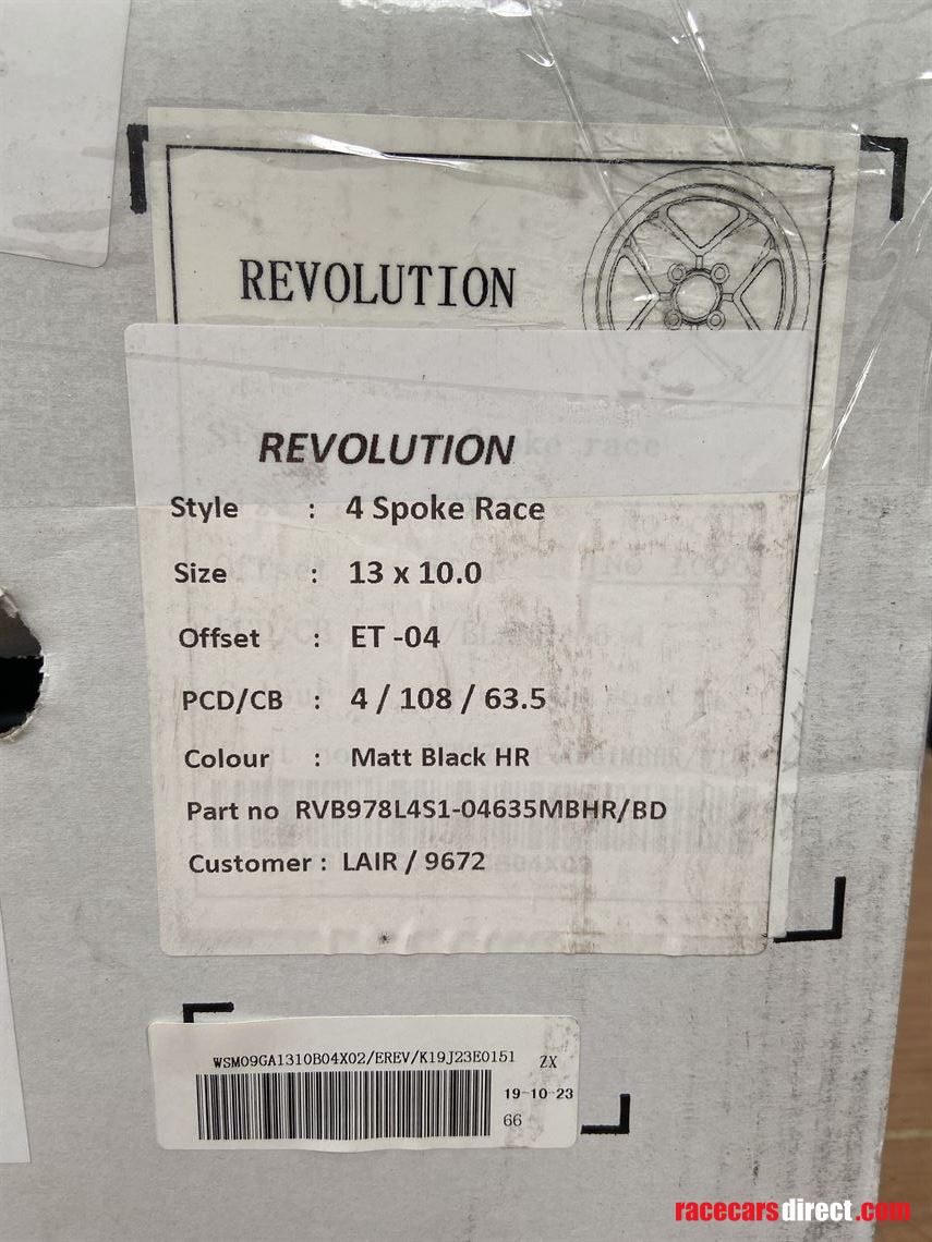 4x-revolution-4-spoke-race-new-13x8-and-13x10