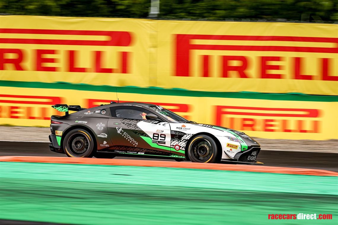 aston-martin-vantage-gt4