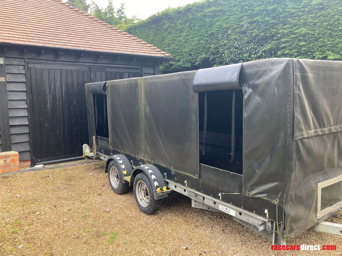 covered-woodford-trailer