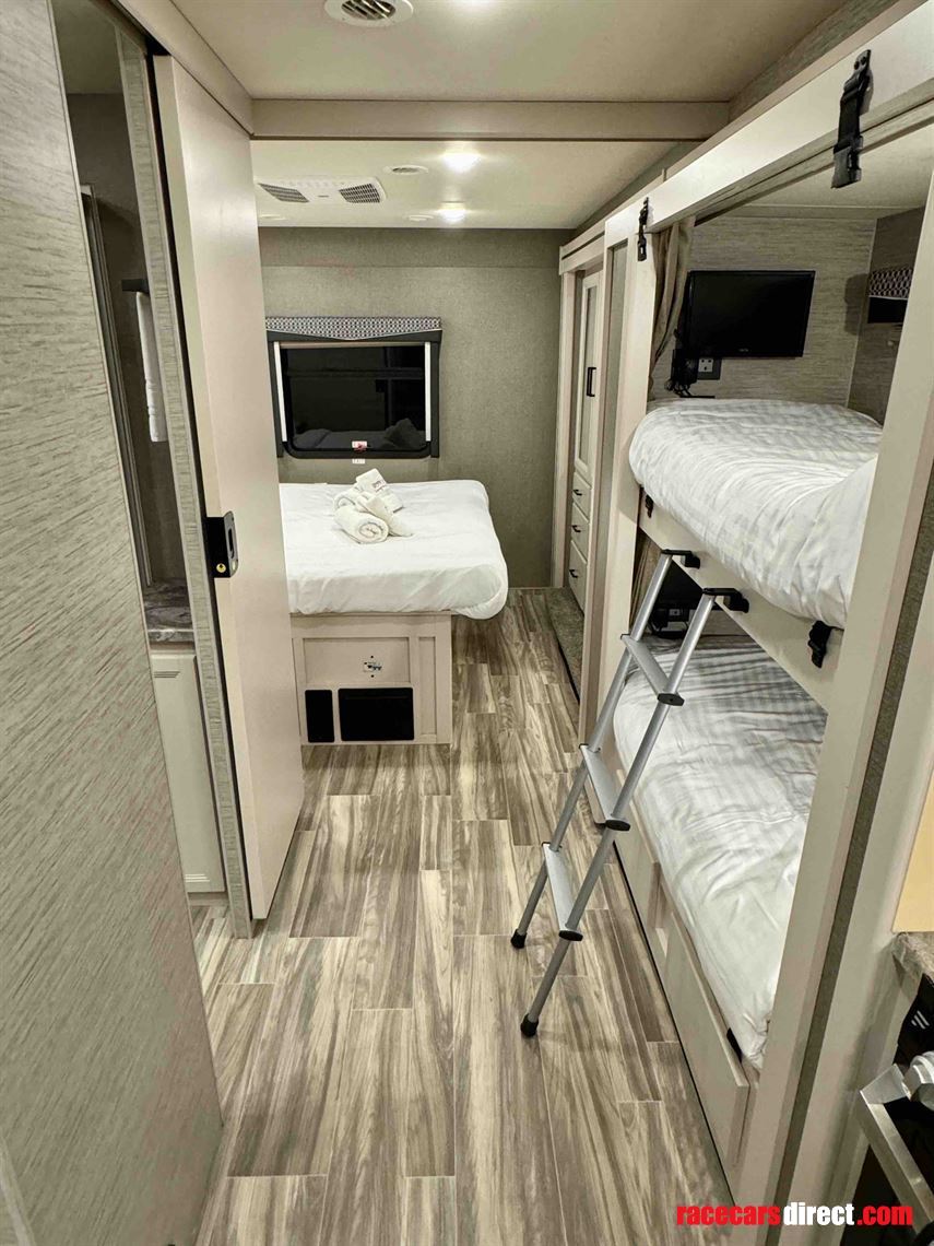 thor-ace-323-bunkhouse