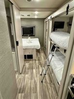 thor-ace-323-bunkhouse