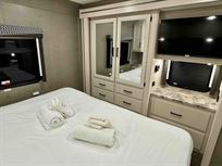 thor-ace-323-bunkhouse